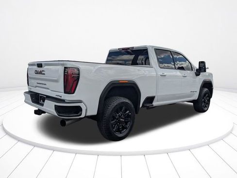 Used 2025 GMC Sierra 2500 AT4 image 3