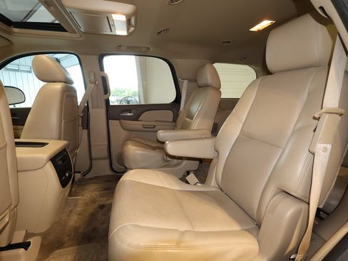 Used 2013 Chevrolet Tahoe LTZ AWD/4WD image 15