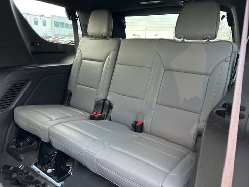 Used 2023 GMC Yukon SLT image 10