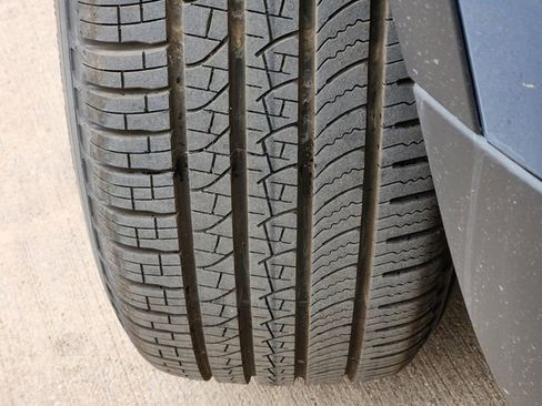 Used 2024 Land Rover Defender 110 S image 11