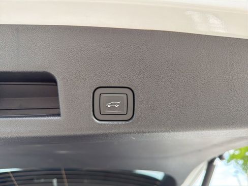 New 2026 Chevrolet Traverse LT w/ Enhanced Driving Package FWD image 14