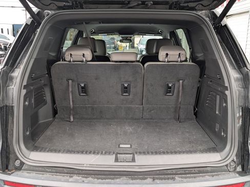 Used 2024 GMC Acadia Elevation image 18