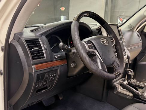 Used 2016 Toyota Land Cruiser AWD/4WD image 23