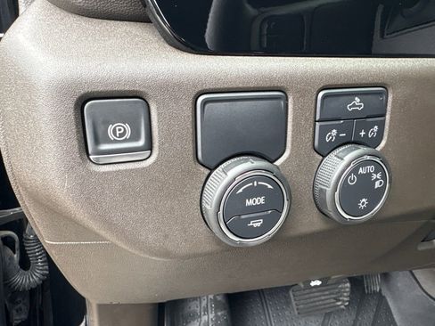 Used 2025 Chevrolet Silverado 1500 LT w/ Texas Edition Plus RWD image 13