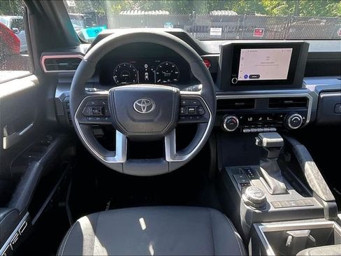 Used 2025 Toyota Tacoma TRD Off-Road AWD/4WD image 5