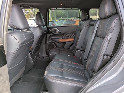 Used 2022 Mitsubishi Outlander SEL image 17