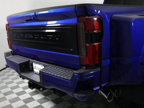 Used 2026 Ford F450 Platinum w/ FX4 Off-Road Package image 55