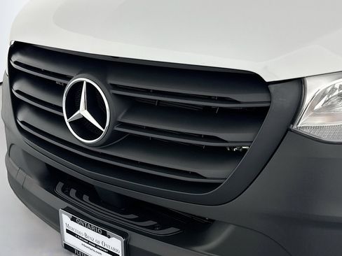 Used 2023 Mercedes-Benz Sprinter 2500 image 12