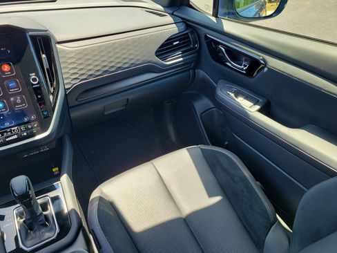 Used 2025 Subaru Forester Touring image 18