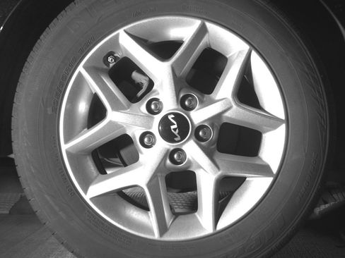 Used 2025 Kia Soul LX w/ LX Technology Package FWD image 15