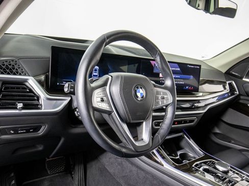 Used 2025 BMW X7 xDrive40i image 18