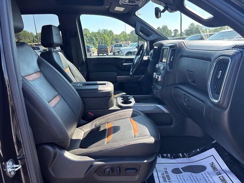 Used 2022 GMC Sierra 2500 AT4 w/ AT4 Premium Plus Package AWD/4WD image 12
