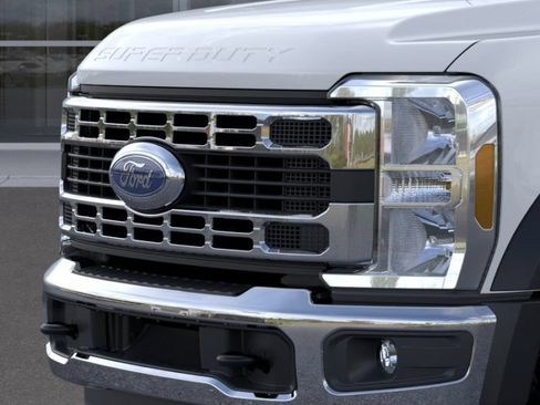 New 2026 Ford F550 4x4 Crew Cab image 17