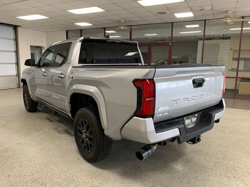 Used 2024 Toyota Tacoma SR5 AWD/4WD image 4