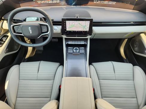 New 2026 Lincoln Nautilus Reserve AWD/4WD image 11