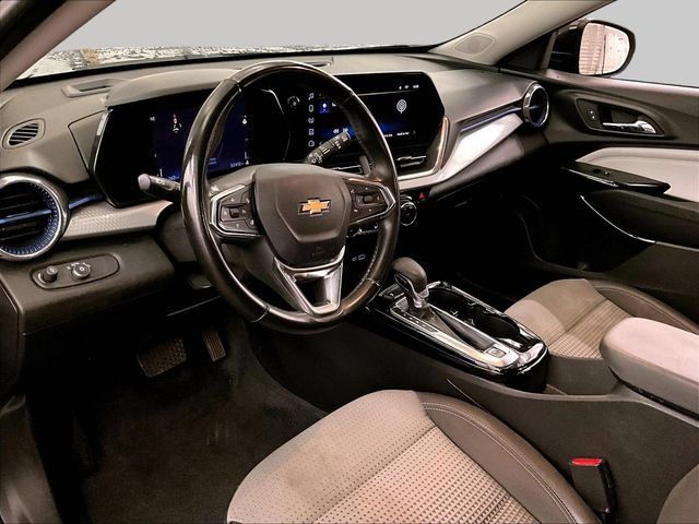 Used 2024 Chevrolet Trax LT w/ Driver Confidence Package FWD image 12