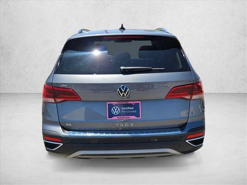 Certified 2022 Volkswagen Taos SE FWD image 7