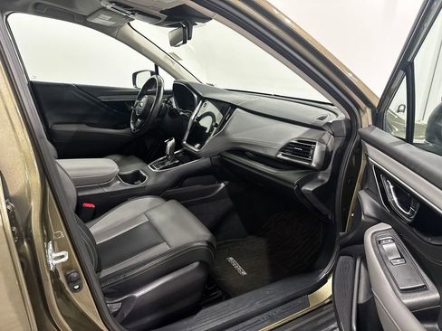 Used 2025 Subaru Outback Onyx Edition image 22