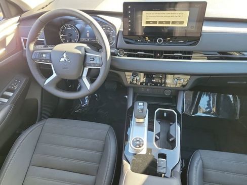 New 2026 Mitsubishi Outlander AWD image 16