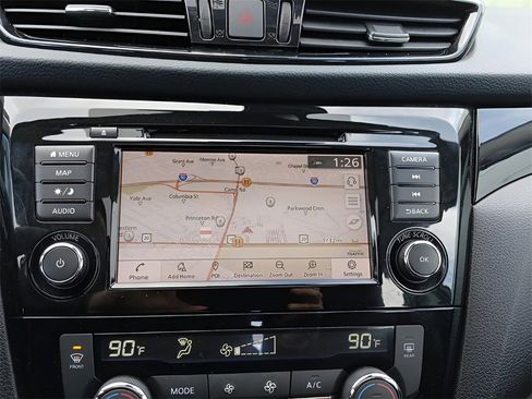 Used 2022 Nissan Rogue Sport SL w/ Premium Package image 18