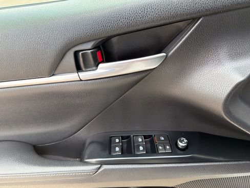 Used 2020 Toyota Camry XSE FWD image 18