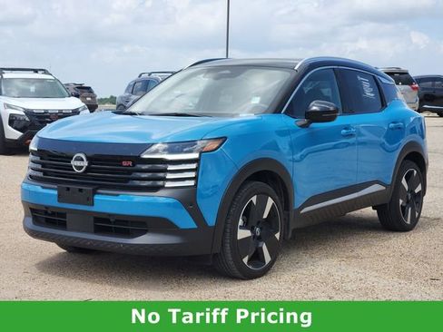 Used 2025 Nissan Kicks SR AWD/4WD image 2
