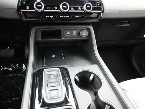 New 2025 Honda Pilot Touring image 19