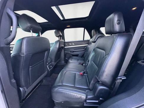 Used 2017 Ford Explorer XLT w/ Equipment Group 202A image 14