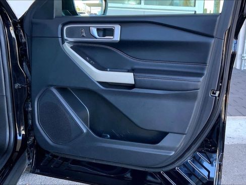 Used 2022 Ford Explorer XLT w/ Class IV Trailer Tow Package image 22