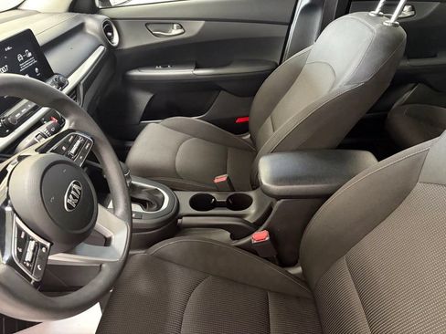 Used 2021 Kia Forte LXS FWD image 12