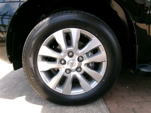 Used 2013 Toyota Sequoia Limited RWD image 52