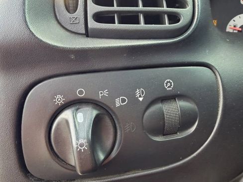 Used 2002 Ford F150 Lightning RWD image 19