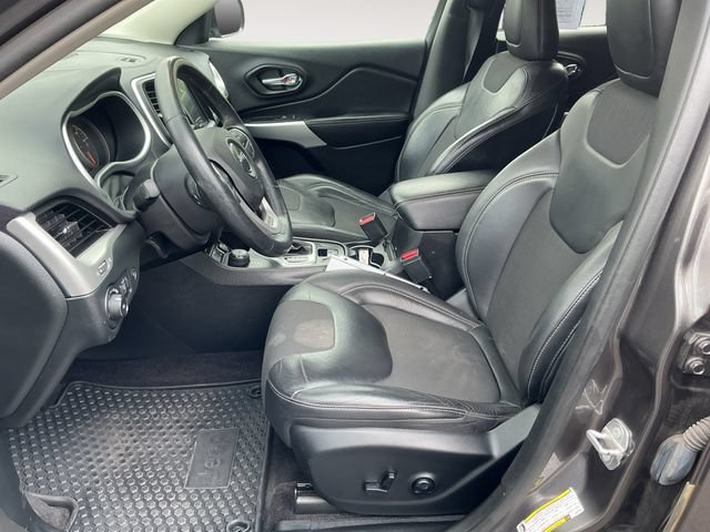 Used 2018 Jeep Cherokee Latitude Plus w/ Comfort/Convenience Group AWD/4WD image 10