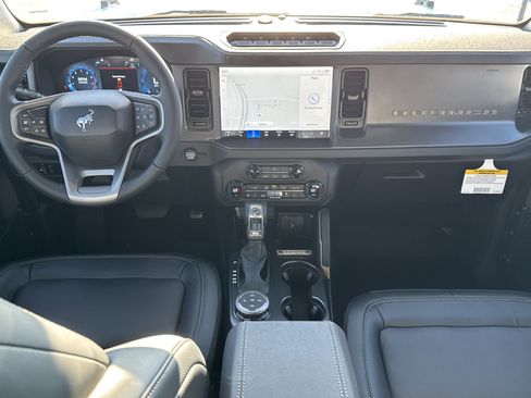 New 2025 Ford Bronco Badlands image 23