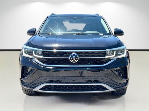 Used 2022 Volkswagen Taos SEL AWD/4WD image 8