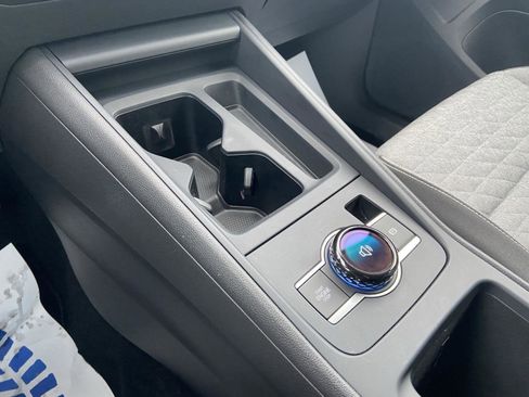 Used 2025 Volkswagen Tiguan S image 29