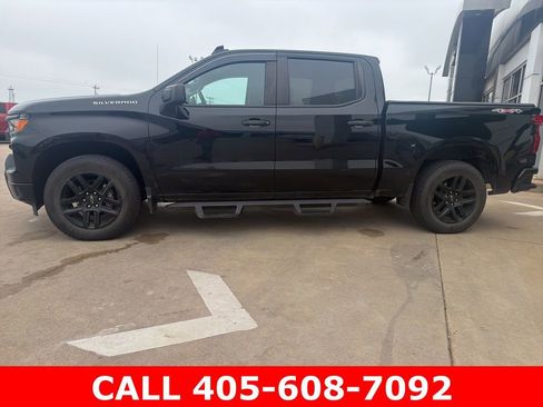 Used 2022 Chevrolet Silverado 1500 Custom AWD/4WD image 4