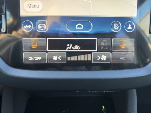 Used 2025 Subaru Forester Premium image 31