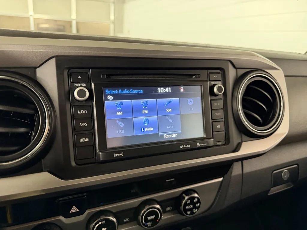 Used 2016 Toyota Tacoma SR5 w/ SR5 Appearance Package (SN) AWD/4WD image 19
