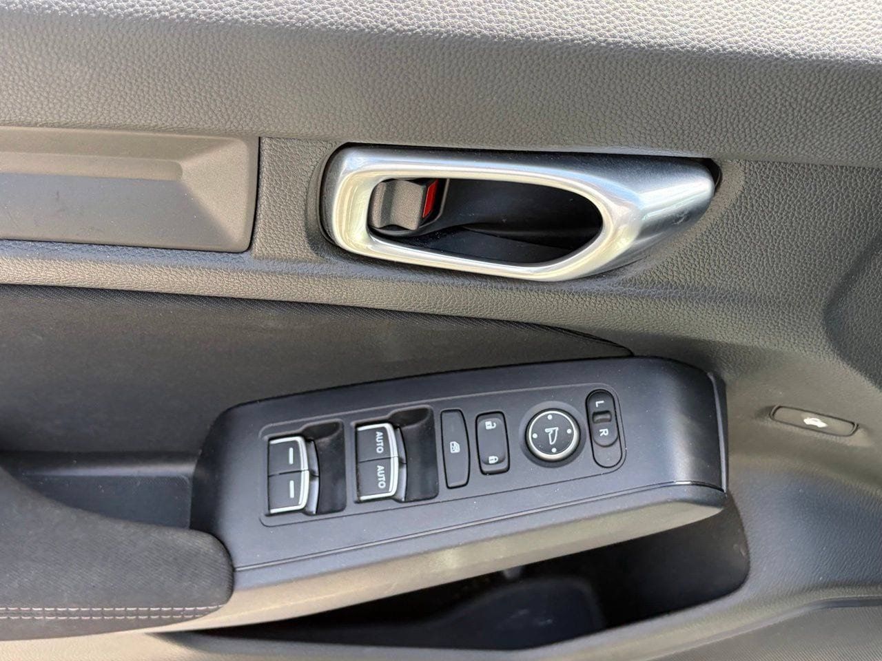Used 2023 Honda Civic LX image 6