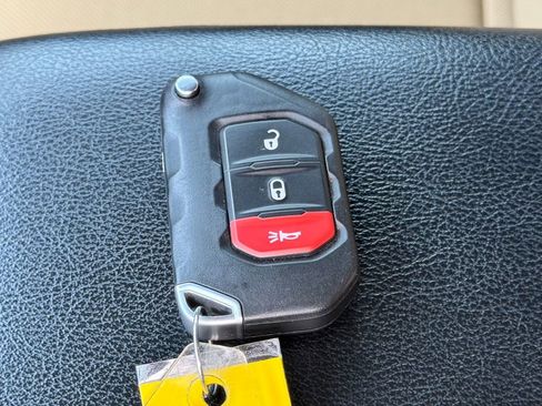Used 2022 Jeep Wrangler Unlimited Sport AWD/4WD image 29