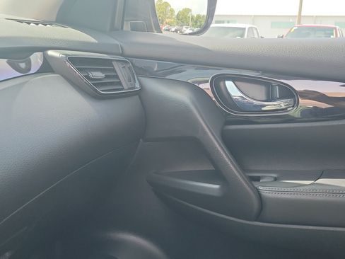 Used 2018 Nissan Rogue Sport SV FWD image 29