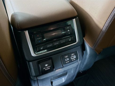 Used 2023 Subaru Ascent Touring AWD/4WD image 34
