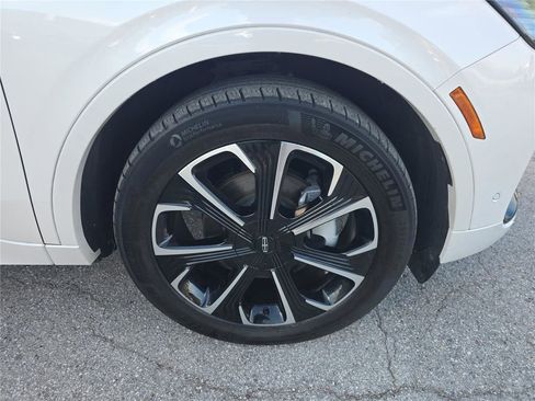 Used 2024 Lincoln Nautilus Reserve AWD/4WD image 10