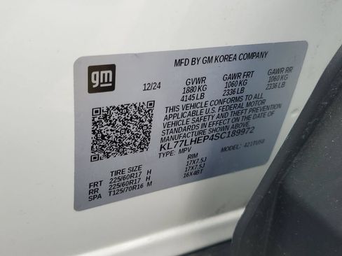 Used 2025 Chevrolet Trax LT FWD image 32