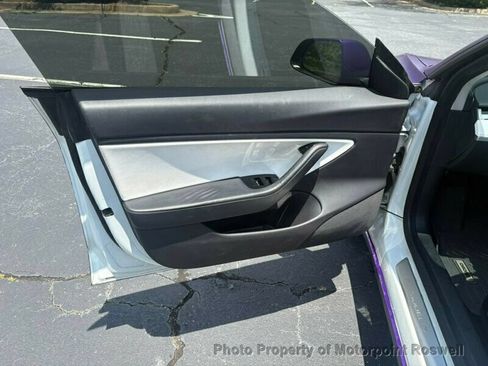 Used 2020 Tesla Model 3 Standard Range Plus RWD image 12