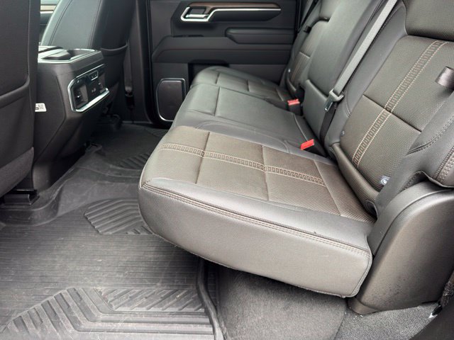 Used 2025 Chevrolet Silverado 3500 High Country w/ Technology Package AWD/4WD image 7
