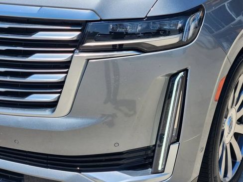 Used 2023 Cadillac Escalade Premium Luxury Platinum RWD image 9