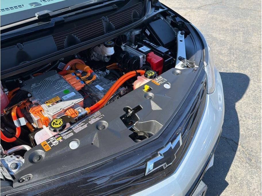 Used 2020 Chevrolet Bolt Premier w/ Infotainment Package FWD image 33