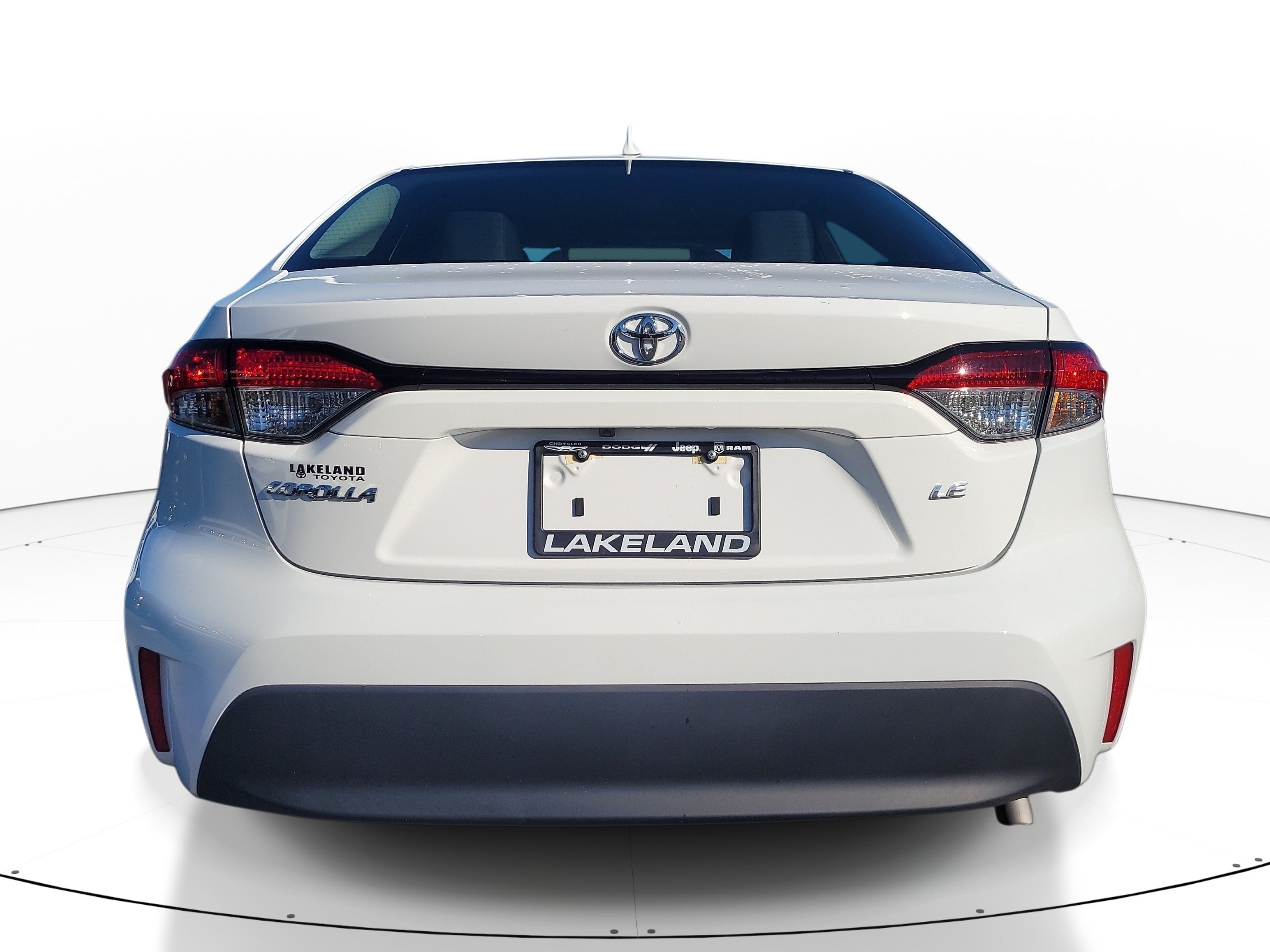 Used 2025 Toyota Corolla LE FWD image 5